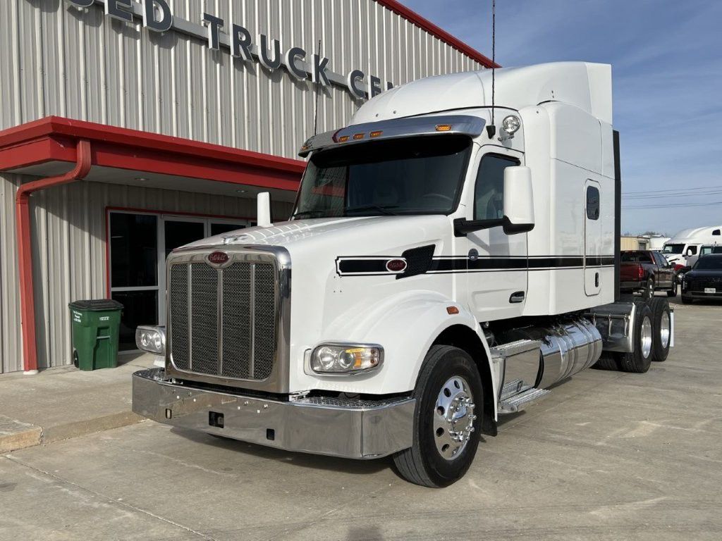 2022 Peterbilt 567