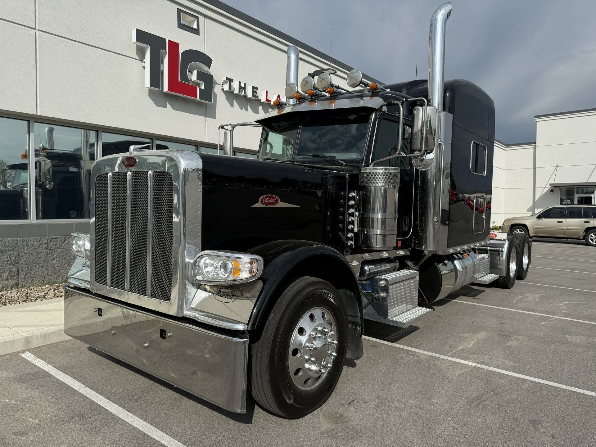 2023 Peterbilt 389