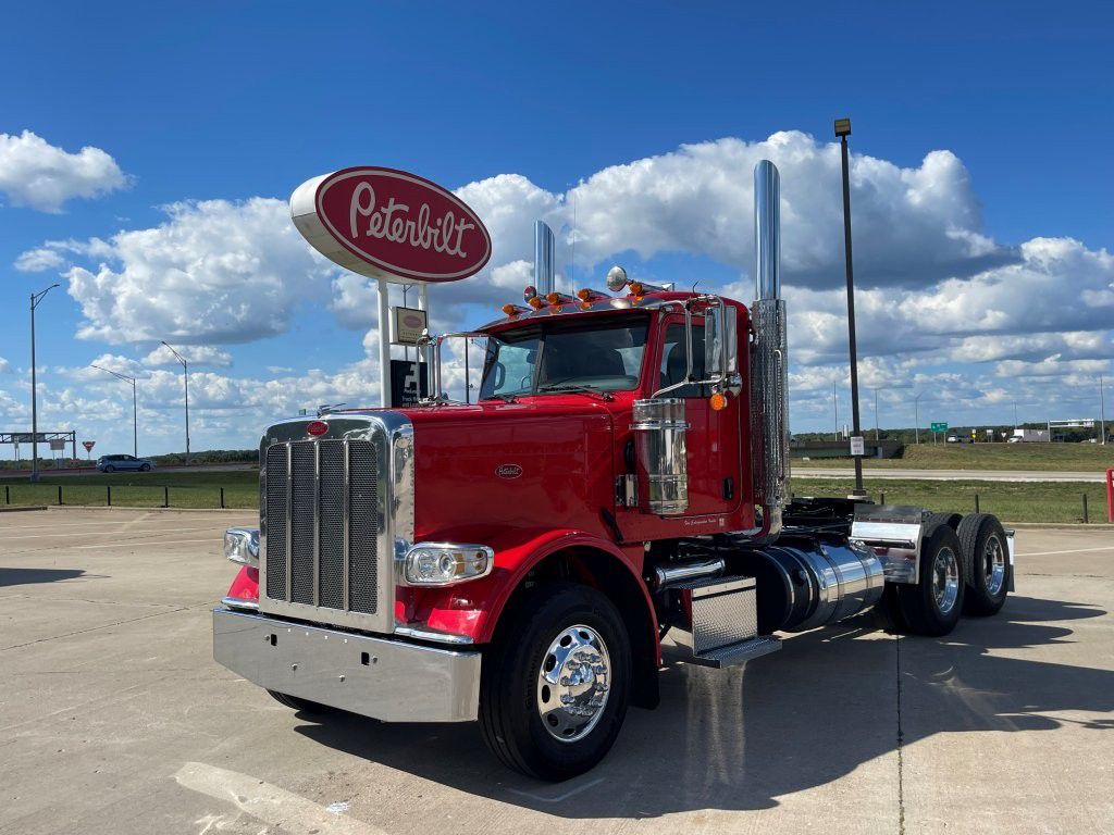 2021 Peterbilt 389