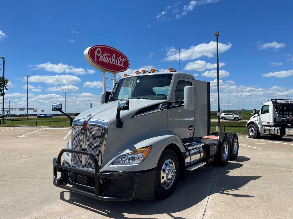 2023 Kenworth T680
