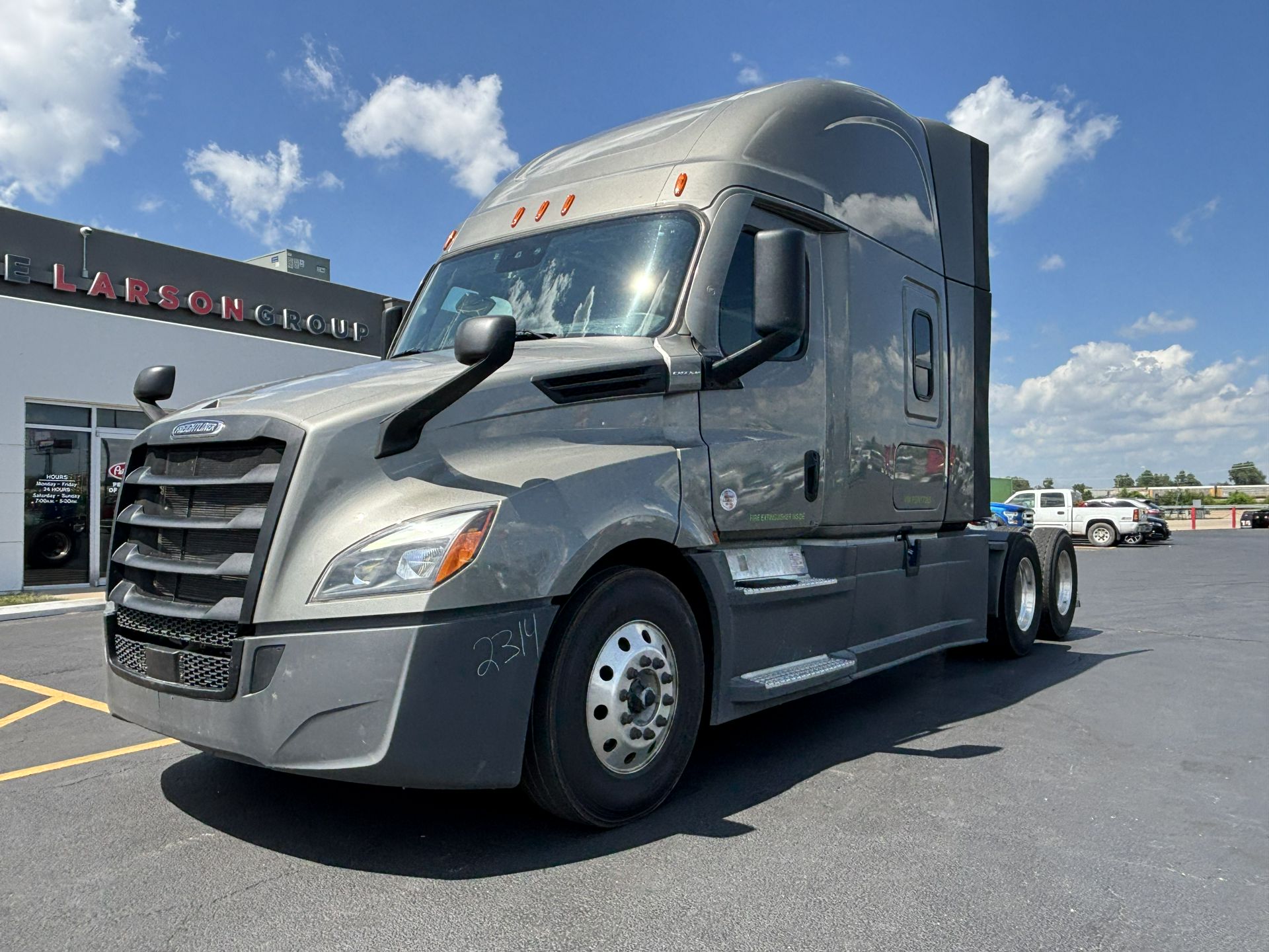 2023 Freightliner CASCADIA 126