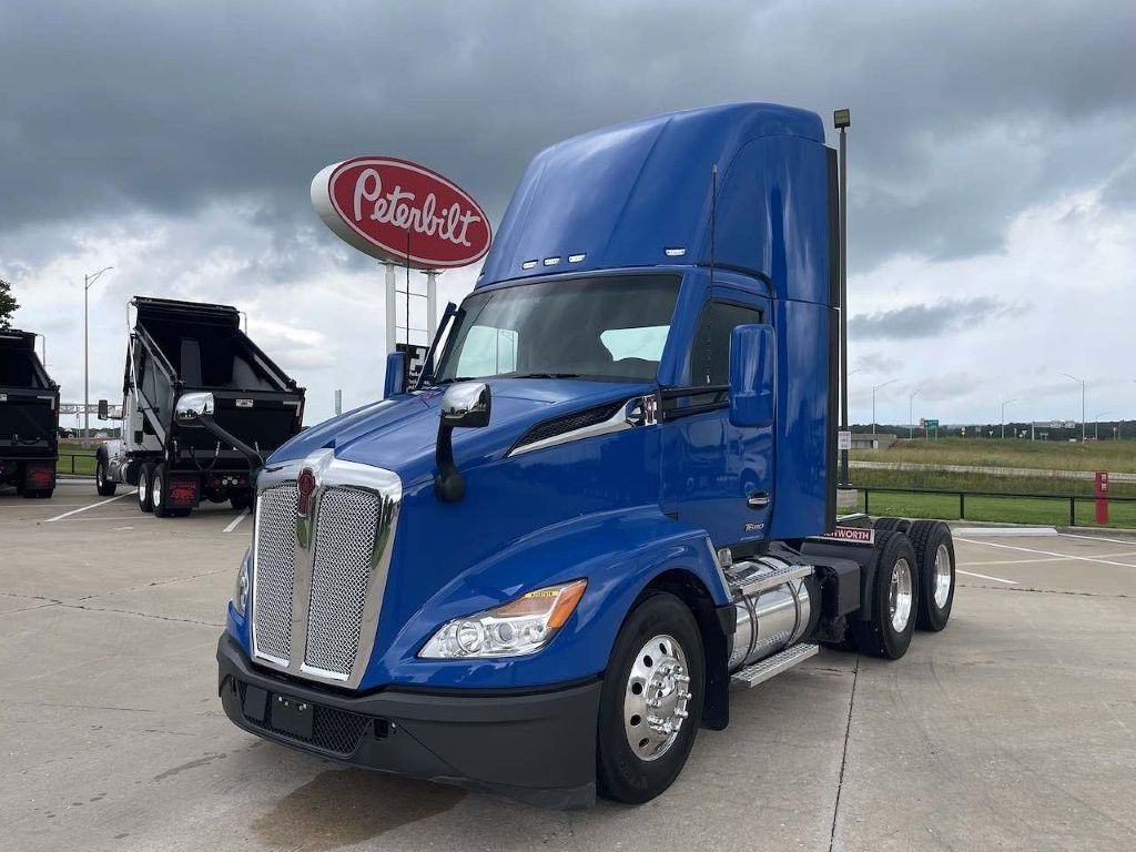 2023 Kenworth T680