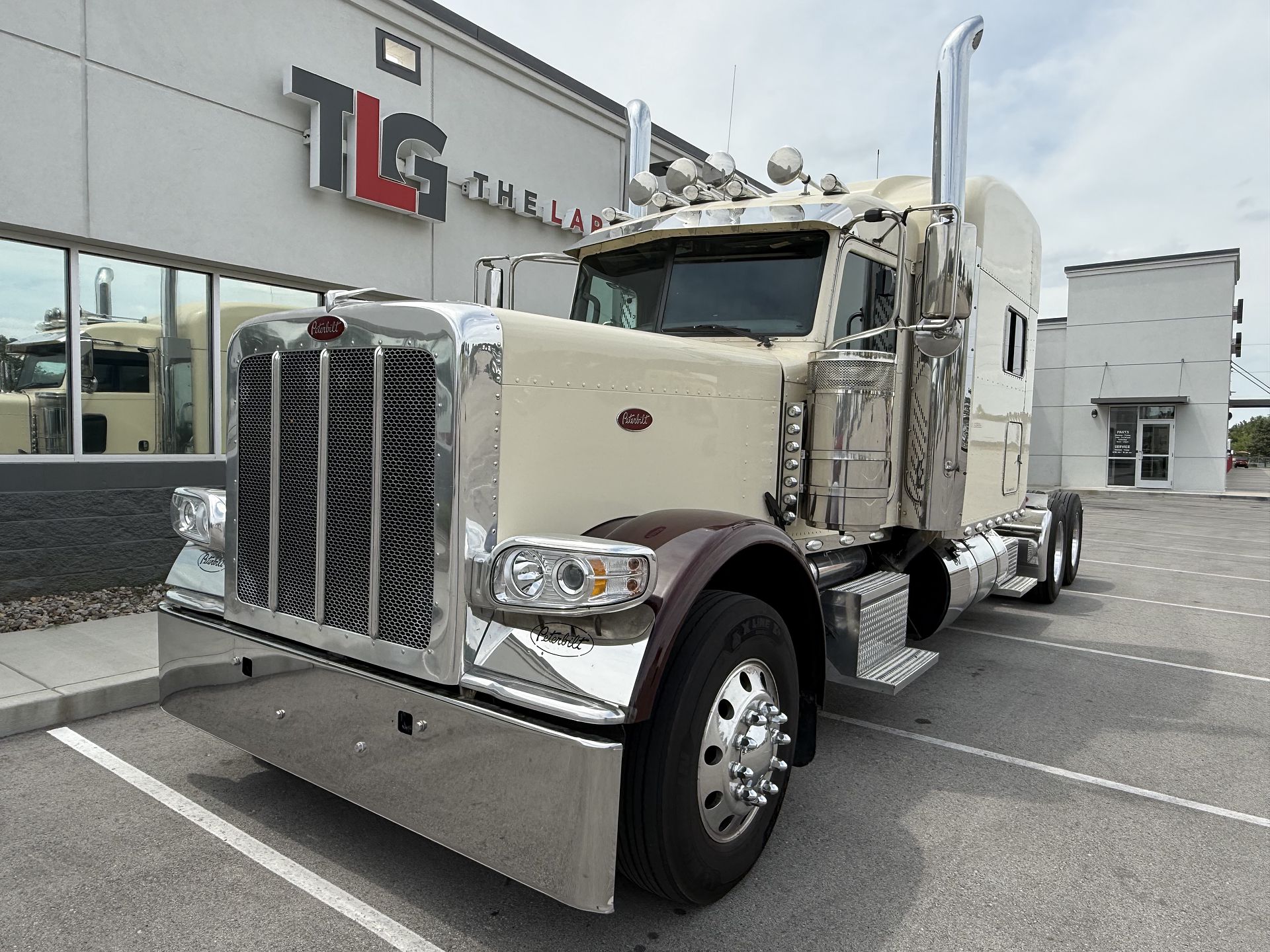 2022 Peterbilt 389-131