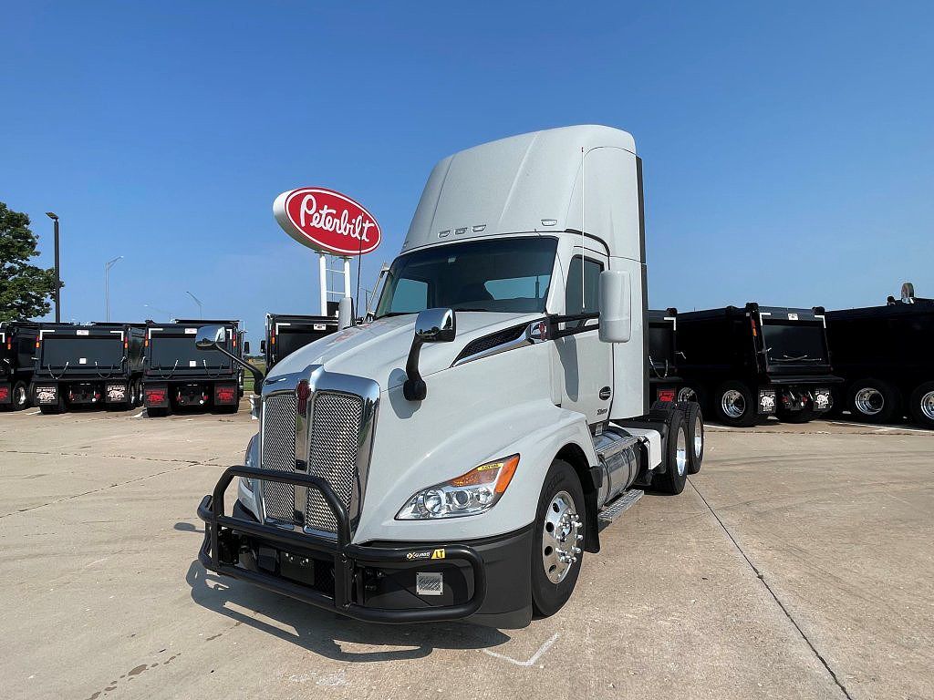 2023 Kenworth T680