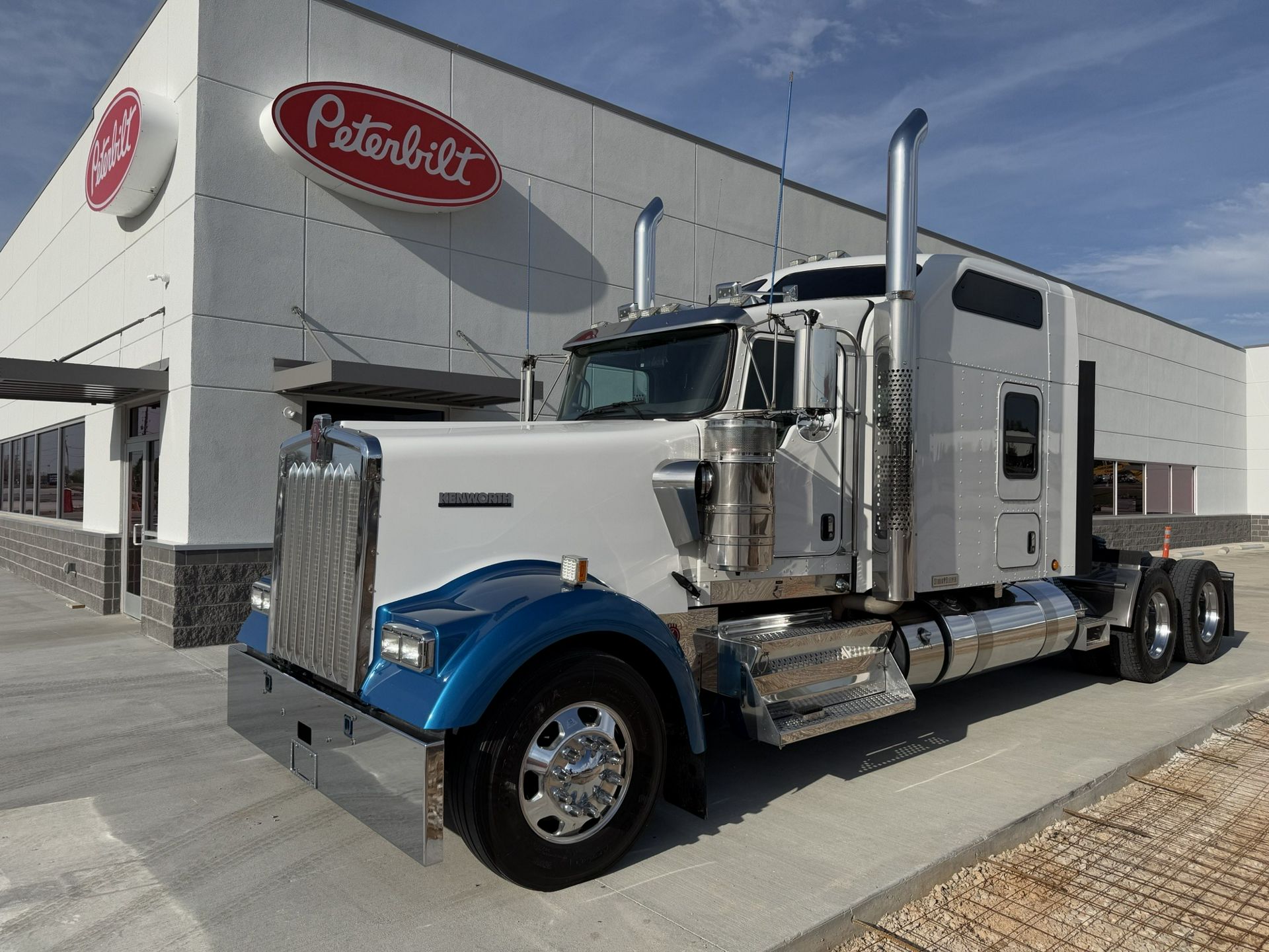 2020 Kenworth W900B