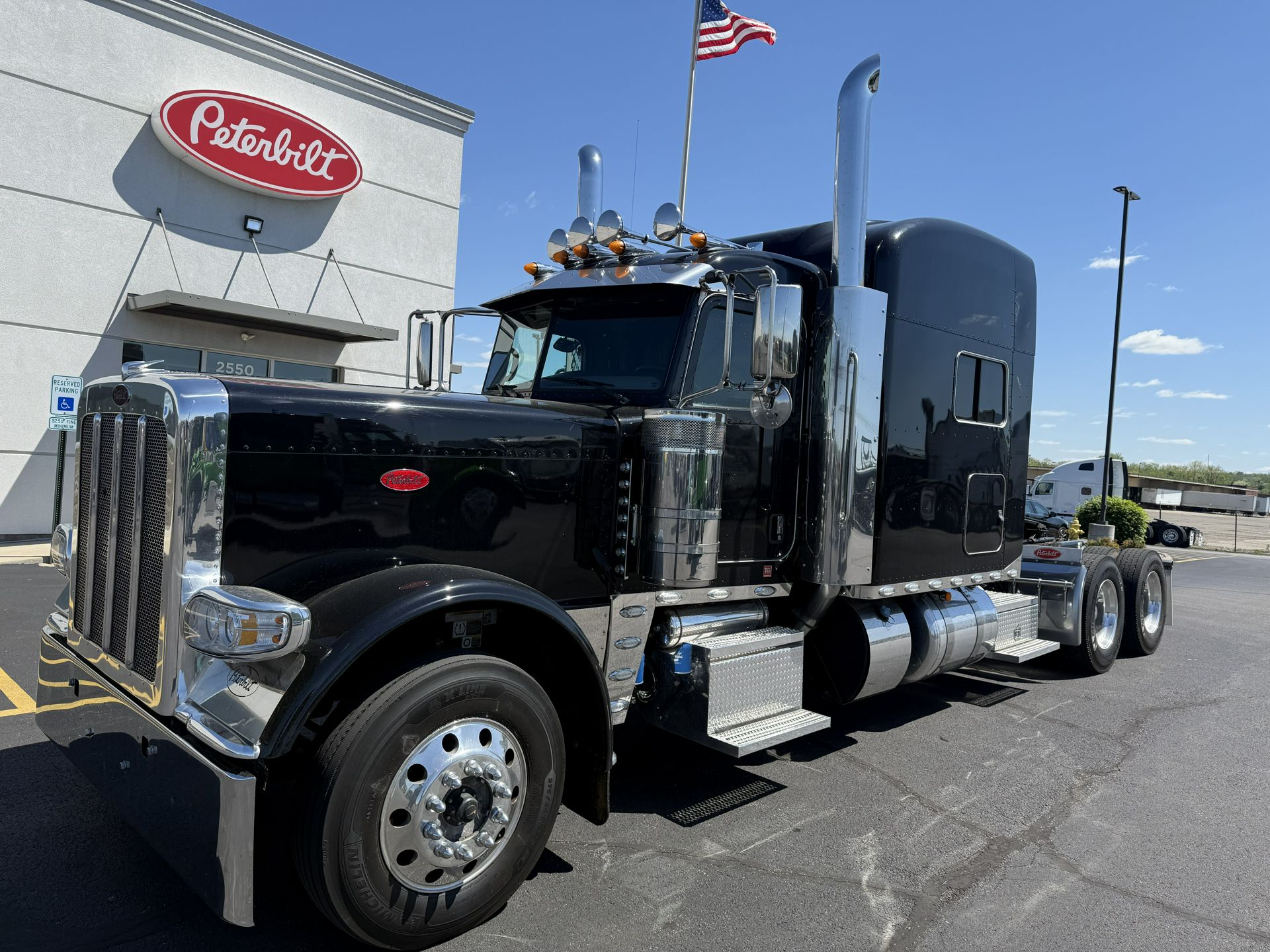 2023 Peterbilt 389