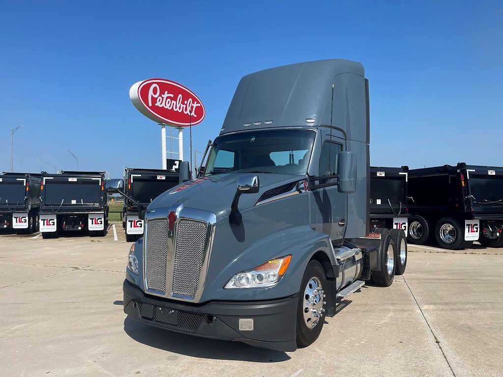 2023 Kenworth T680