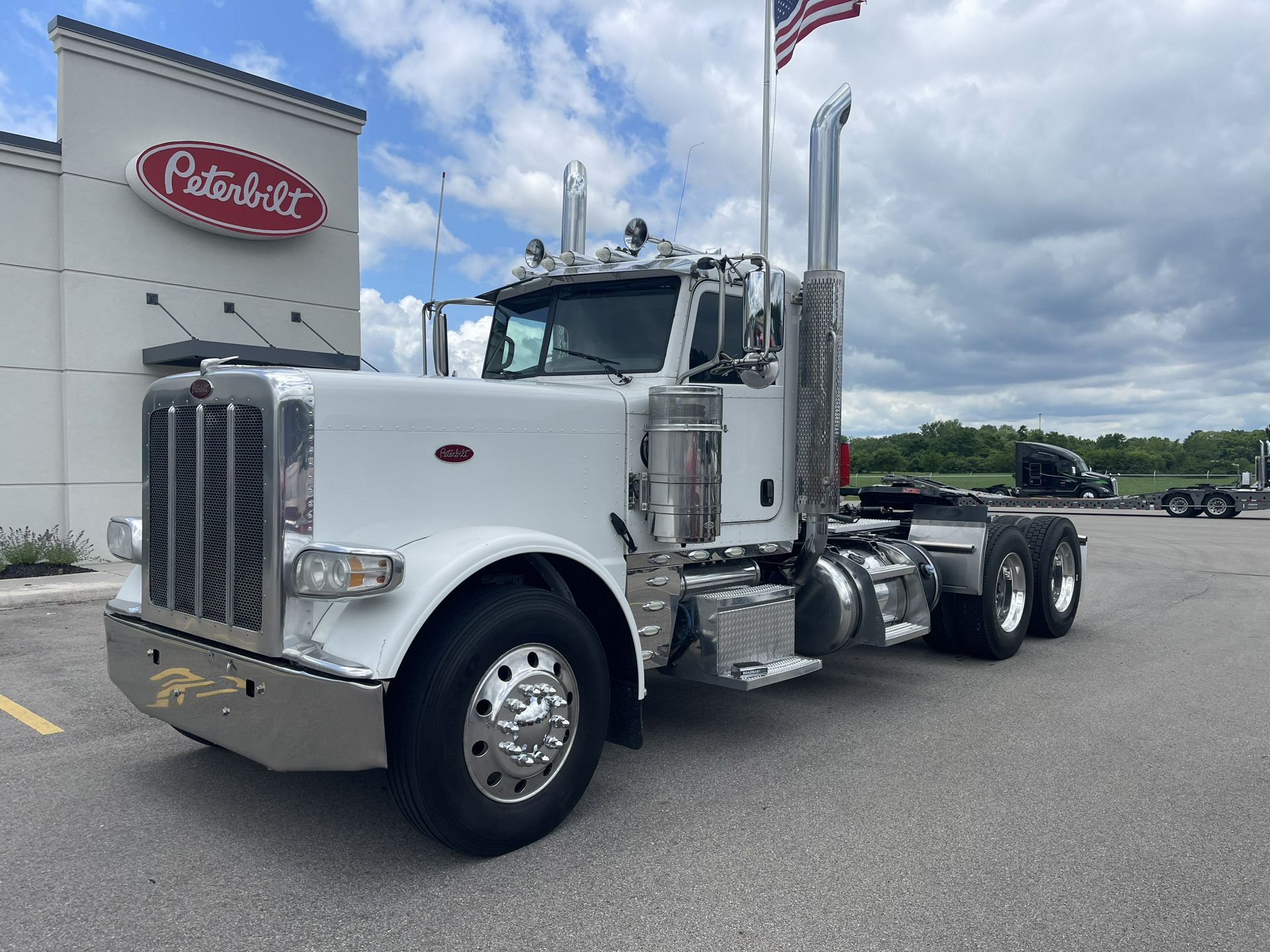 2020 Peterbilt 389
