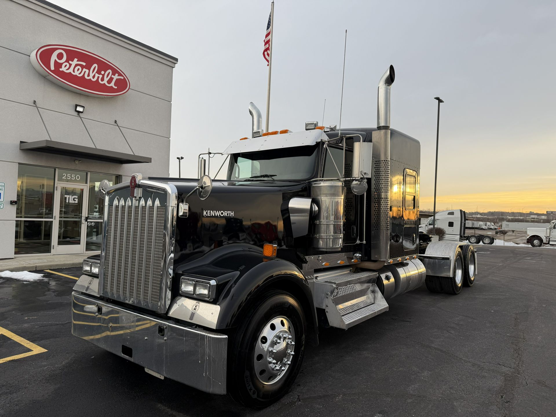 2021 Kenworth W900L
