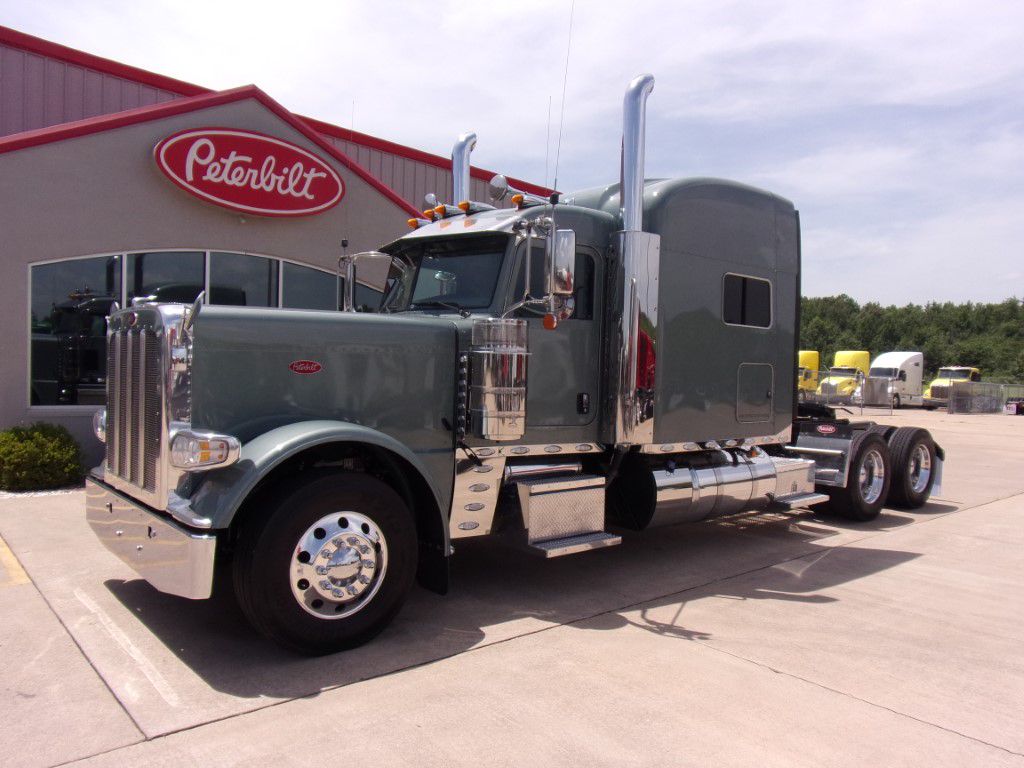 2024 Peterbilt 389