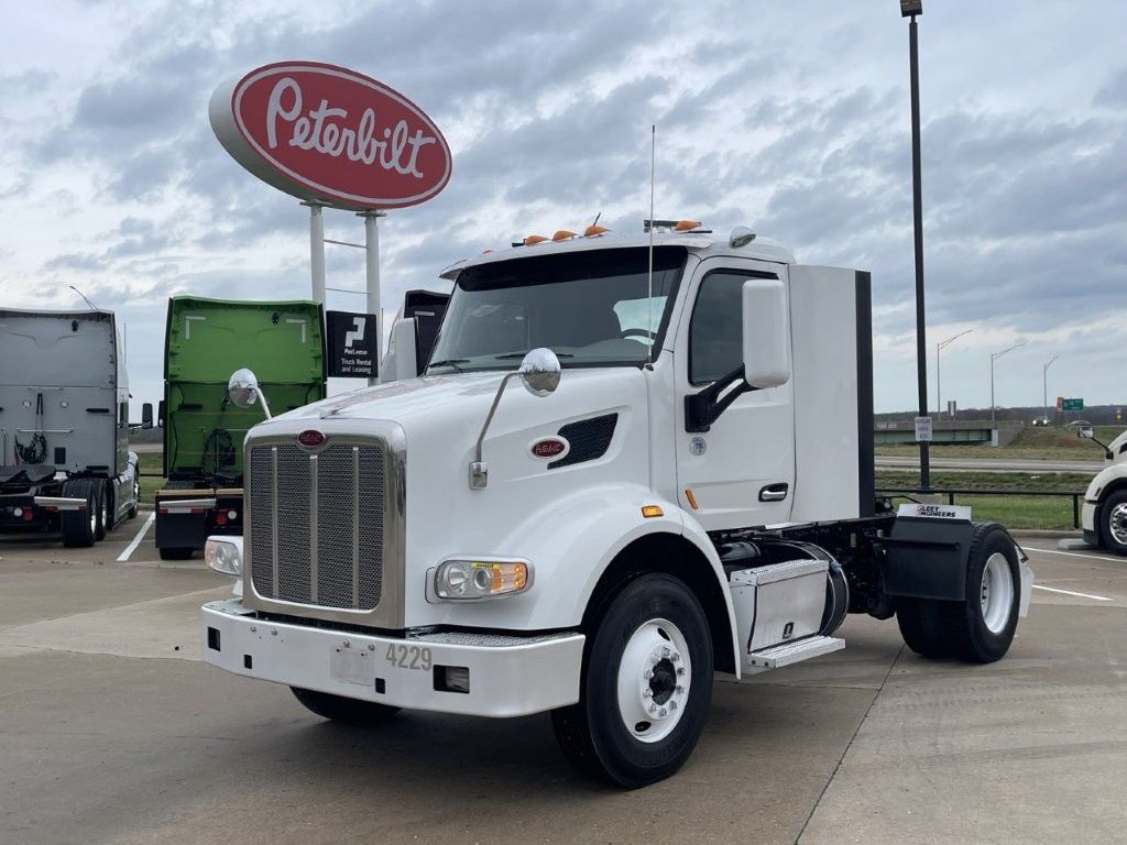 2020 Peterbilt 567