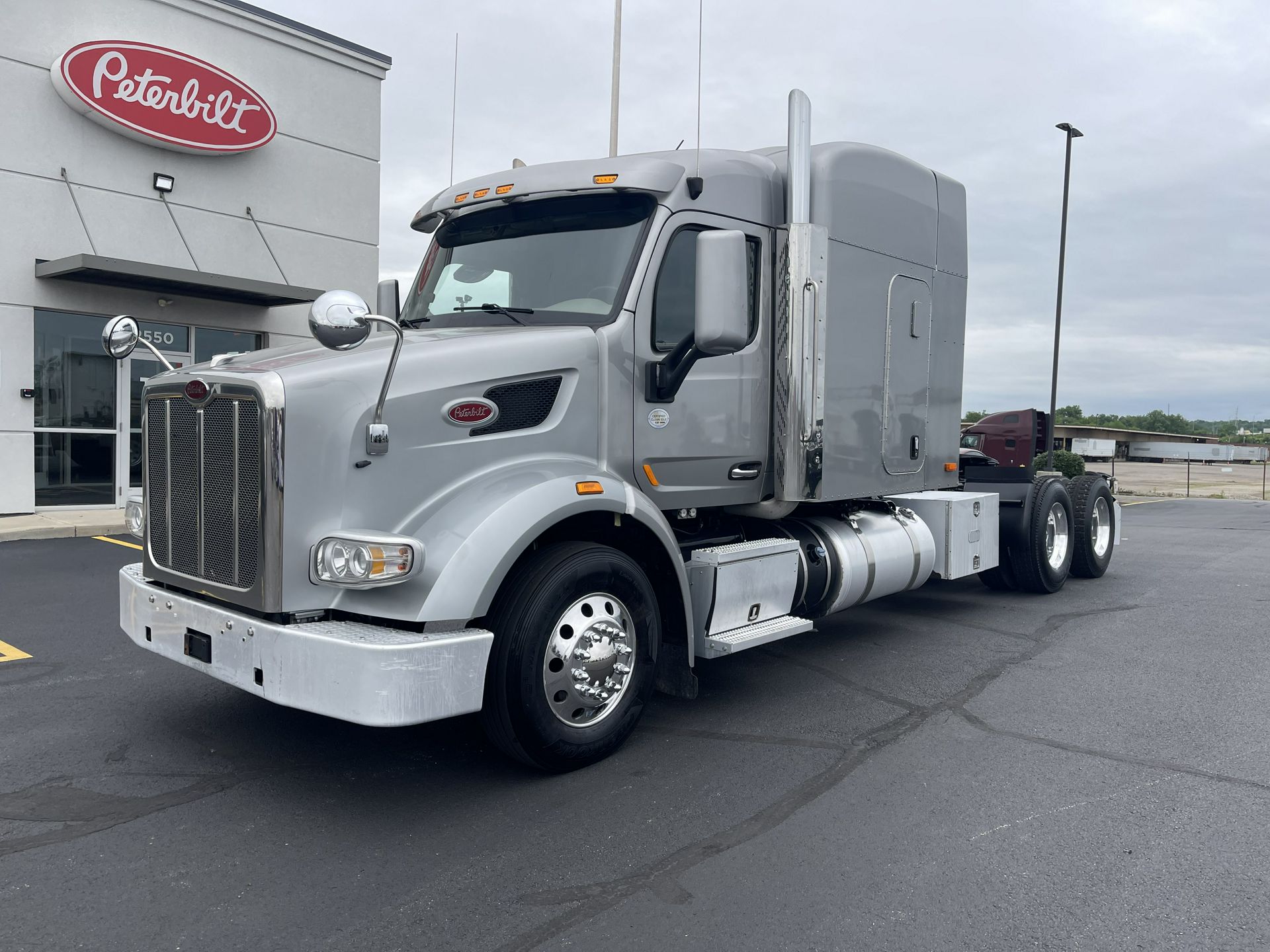 2021 Peterbilt 567