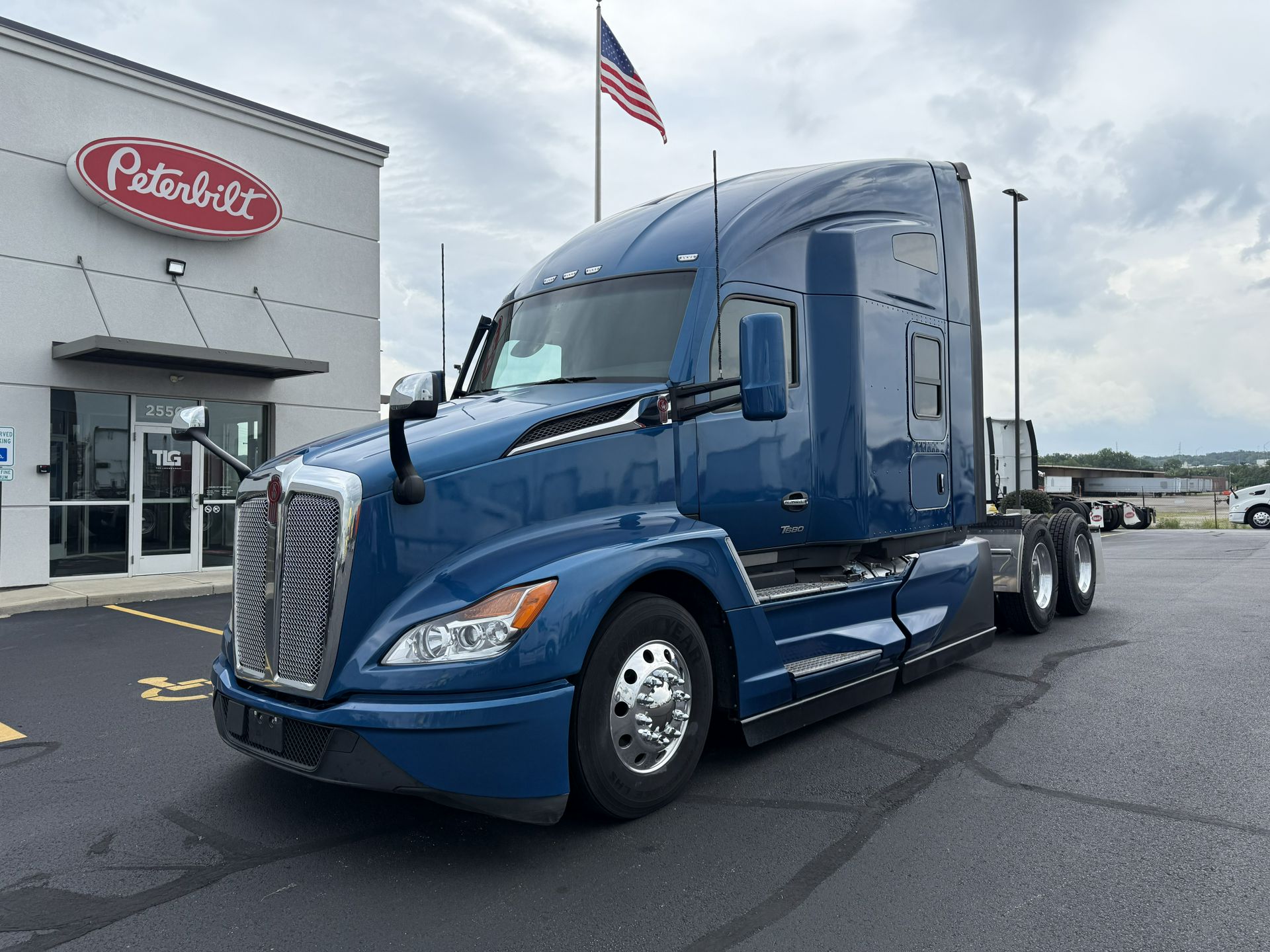2023 Kenworth T680