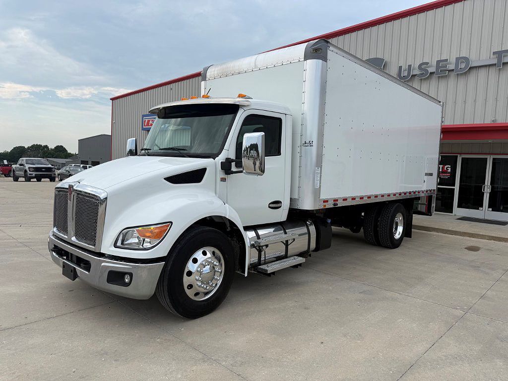 2023 Kenworth T280