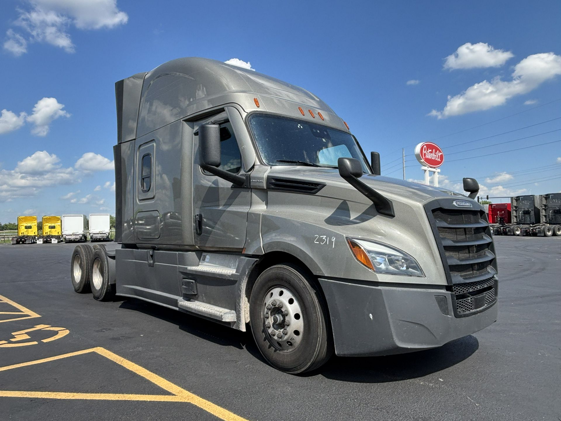2023 Freightliner CASCADIA 126