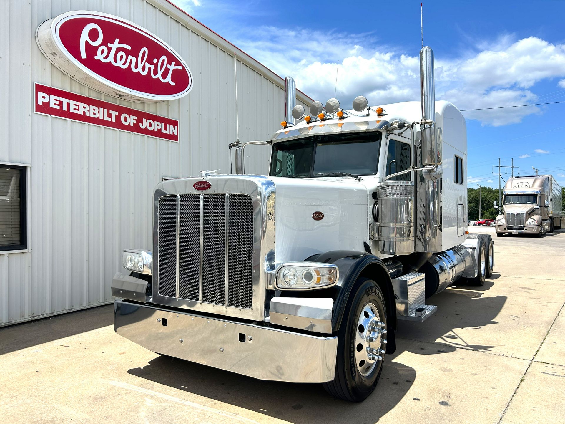 2021 Peterbilt 389