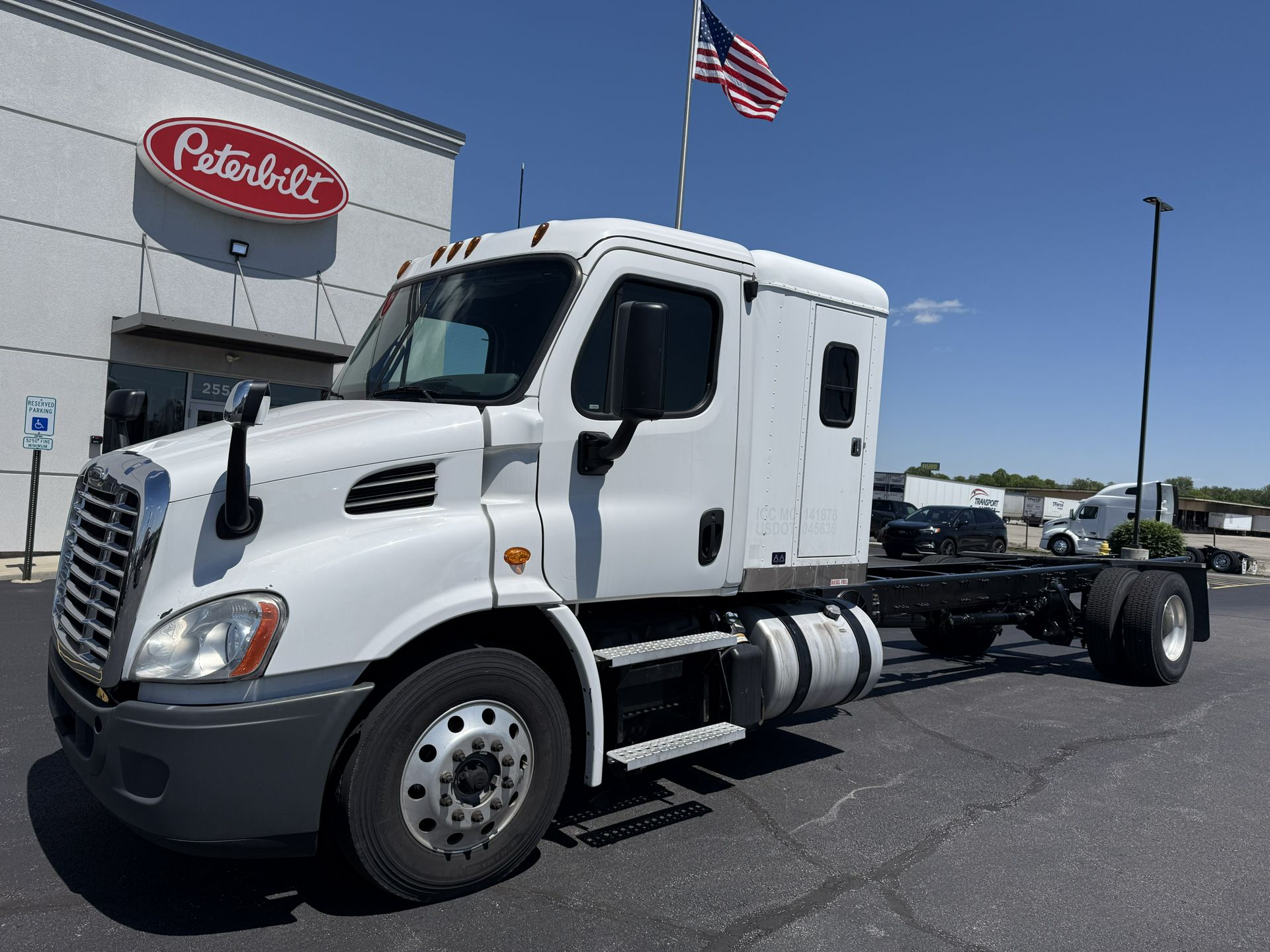 2020 Freightliner CASCADIA 113