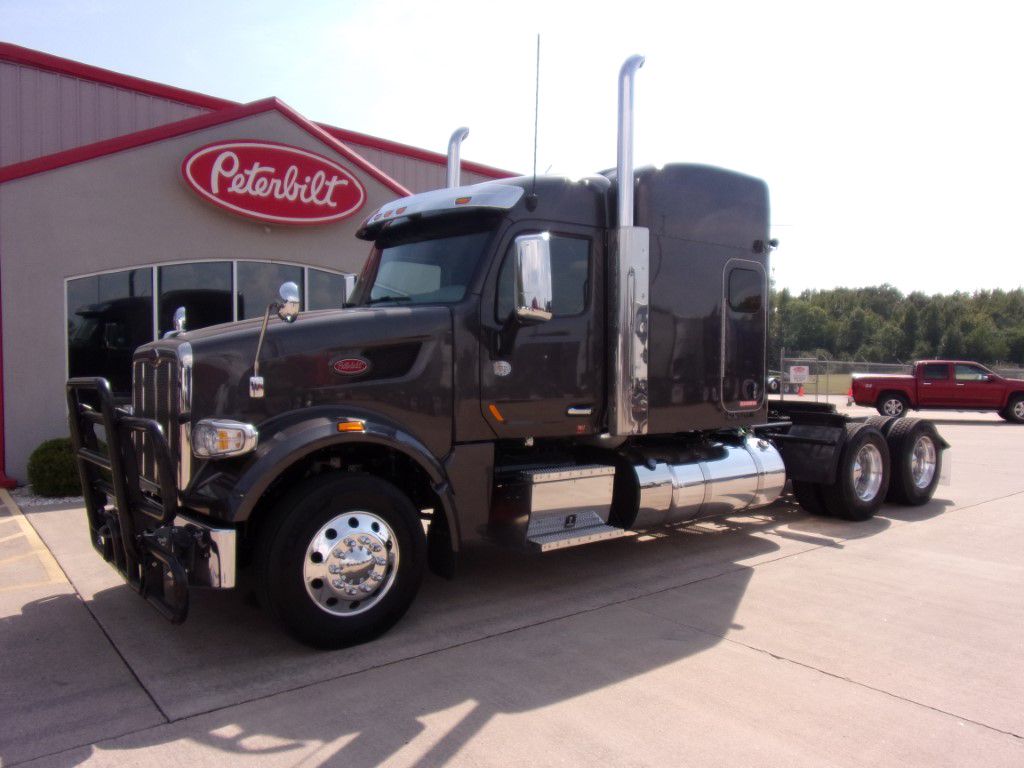 2022 Peterbilt 567