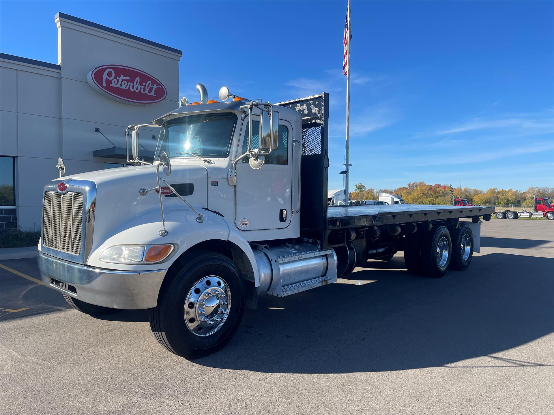 2017 Peterbilt 348