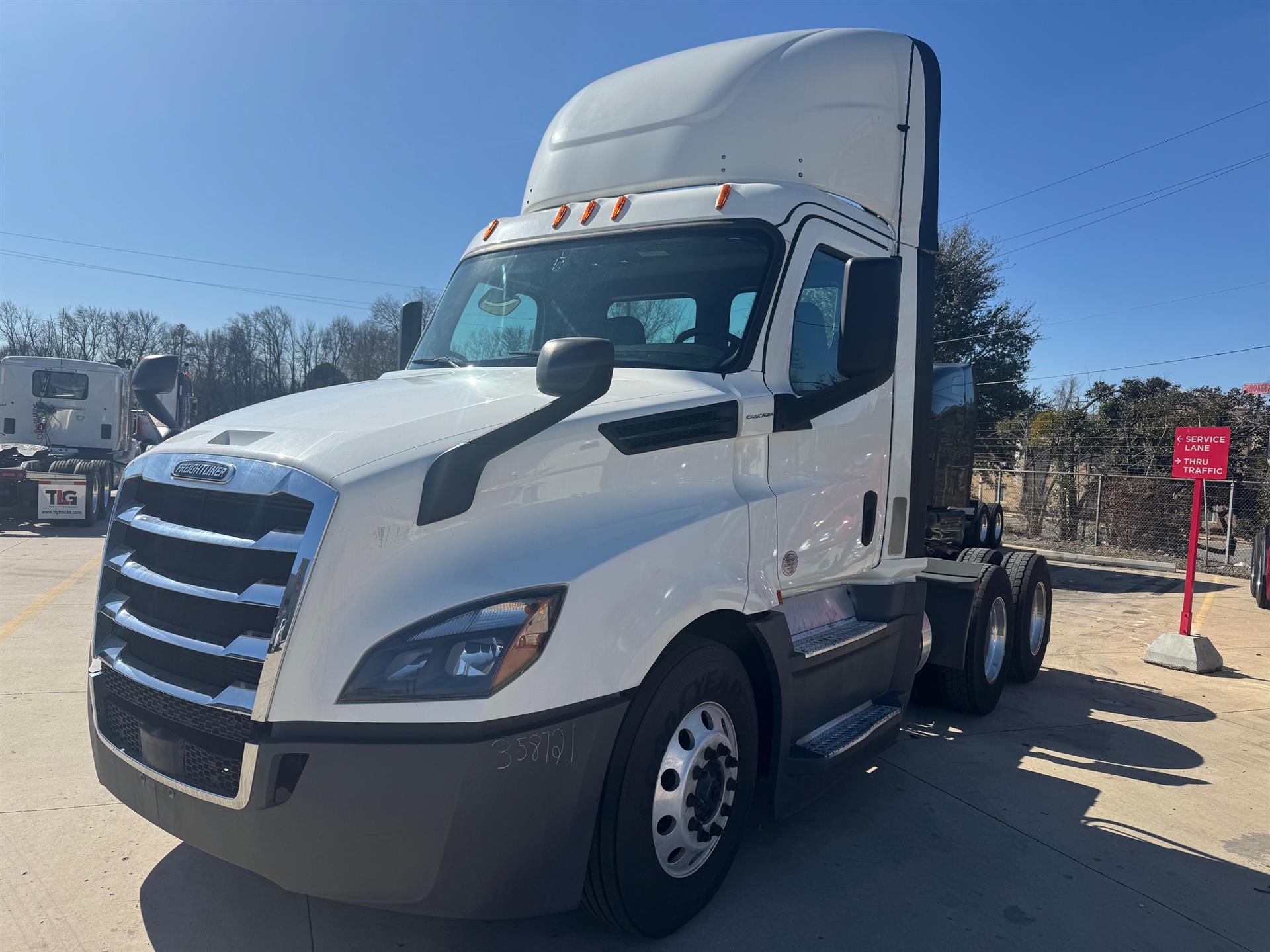 2020 Freightliner CASCADIA 126