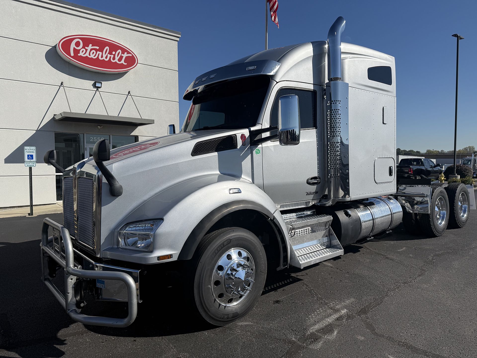 2023 Kenworth T880