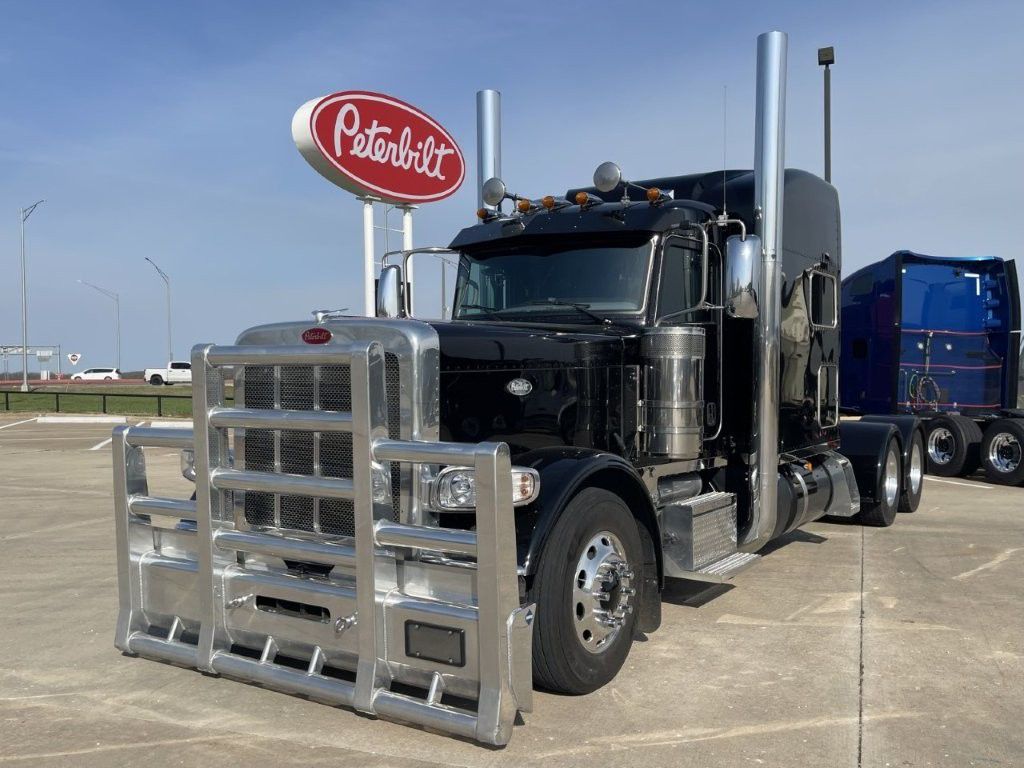 2024 Peterbilt 389