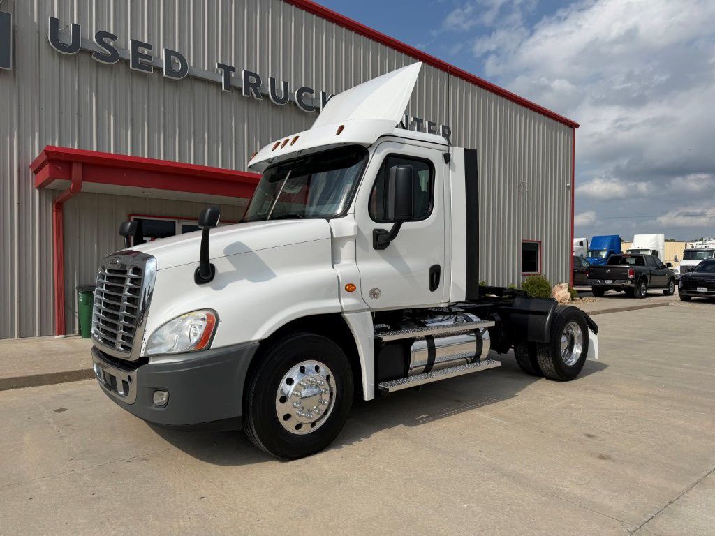 2020 Freightliner CASCADIA 125