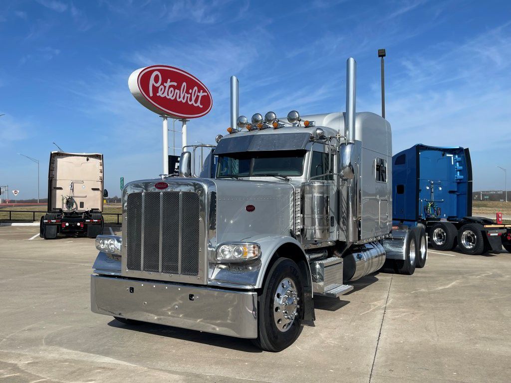 2021 Peterbilt 389