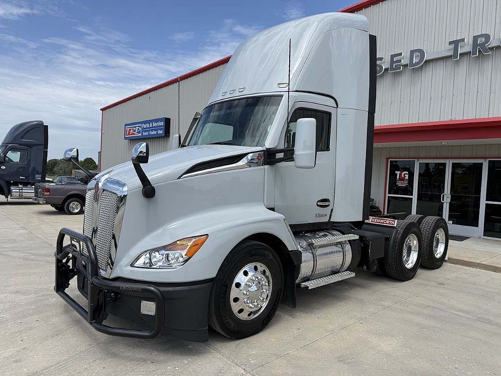 2023 Kenworth T680