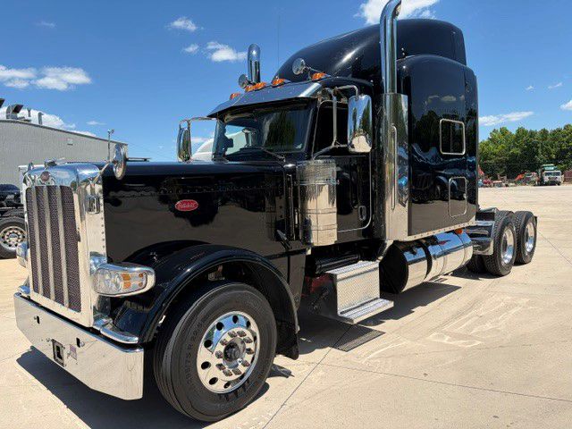 2022 Peterbilt 389