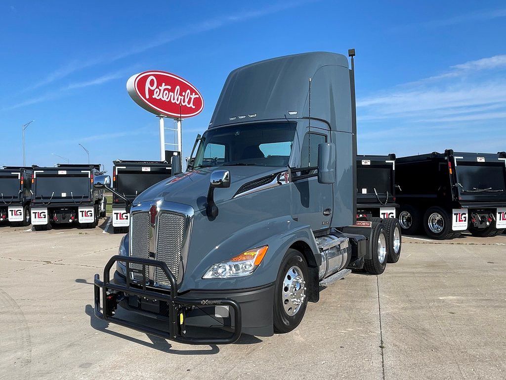 2023 Kenworth T680