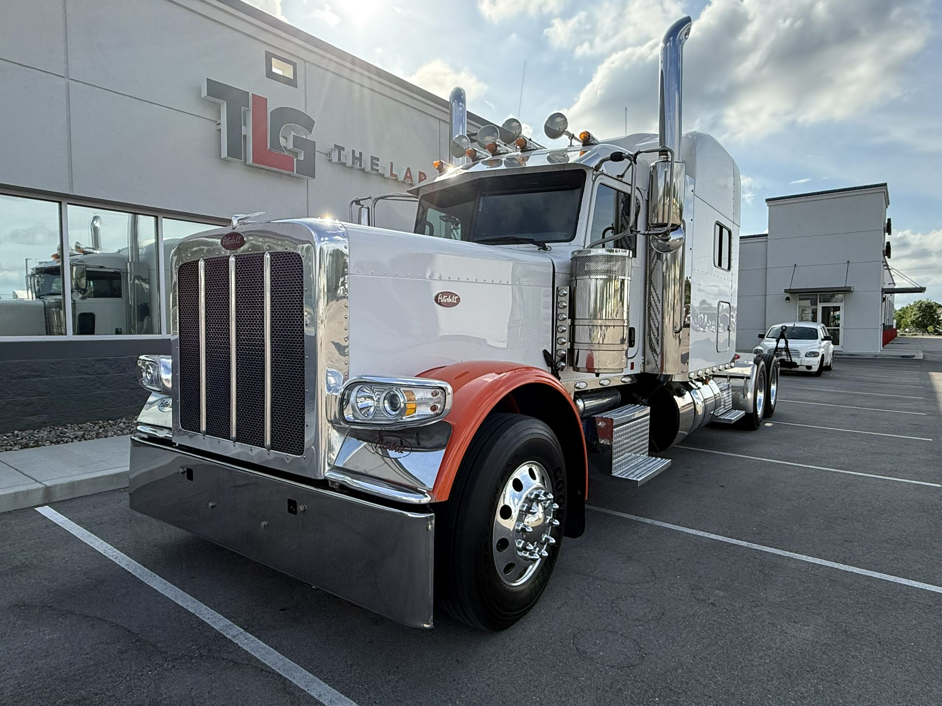 2023 Peterbilt 389