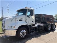 2017 Mack CXU613