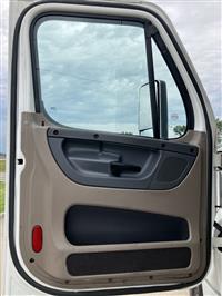 2016 Freightliner Cascadia 125