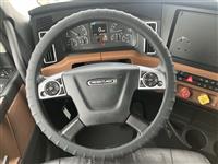 2020 Freightliner Cascadia 126