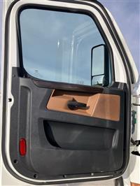 2020 Freightliner Cascadia 126