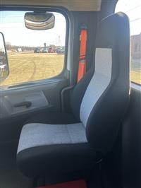 2019 Freightliner Cascadia 126