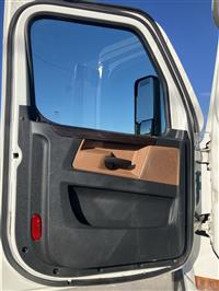 2020 Freightliner Cascadia 126