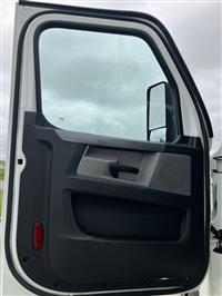 2020 Freightliner Cascadia 126