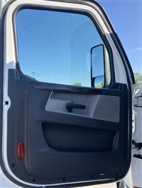 2018 Freightliner Cascadia 126