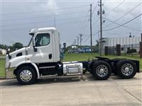 2013 Freightliner Cascadia 113