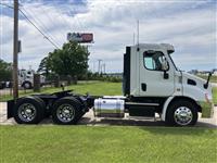 2013 Freightliner Cascadia 113