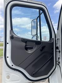 2016 Freightliner M2 106