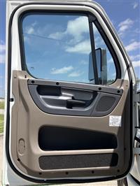 2016 Freightliner Cascadia 125