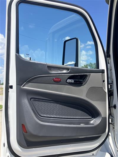2017 Peterbilt 579