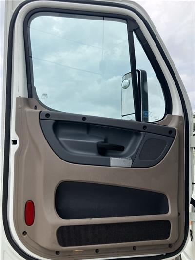 2018 Freightliner Cascadia 125
