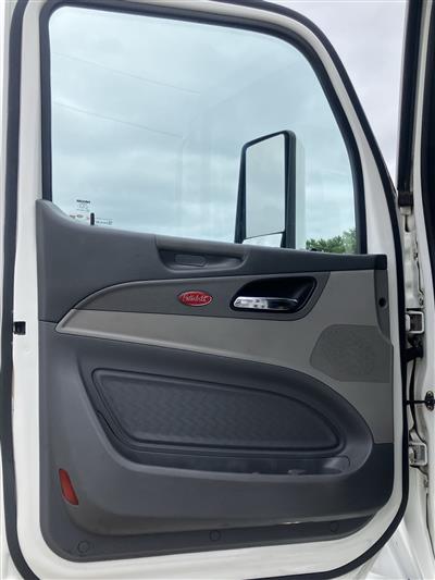 2017 Peterbilt 579