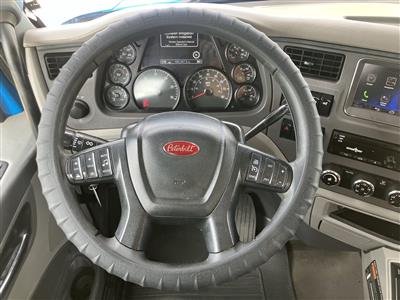 2017 Peterbilt 579
