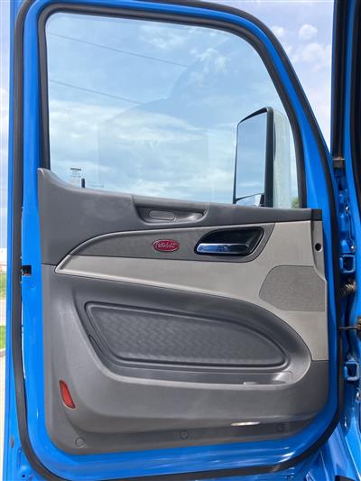 2017 Peterbilt 579