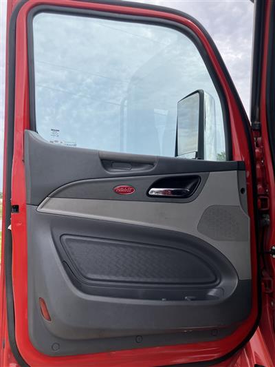 2017 Peterbilt 579